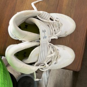 Boys under armor Harper 4 mid size 3Y